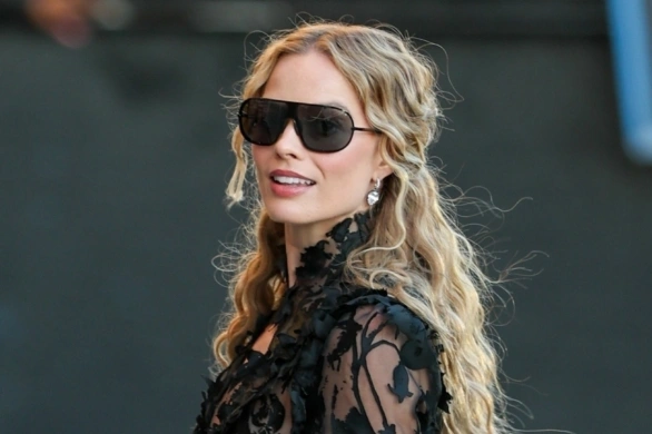 Romantyczne fale to najmodniejsza fryzura na wiosnę 2026. Jak uzyskać efekt romantic waves w stylu gwiazd?