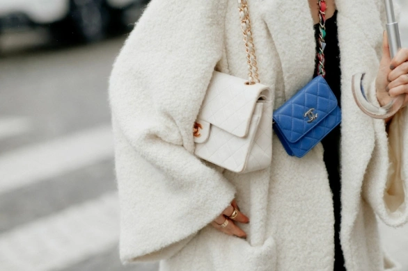 Torebki, które uzupełnią Twój office look. Oto najlepsze modele z wyprzedaży