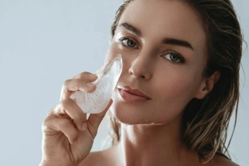 To mleczko do demakijażu to mój ostatni ulubieniec. W składzie masło shea i olej kokosowy