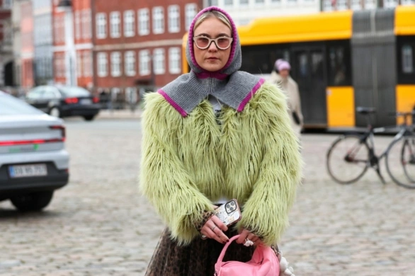 It-girls pokochały ten kolor na przełom zimy i wiosny. Jak nosić oliwkową zieleń?