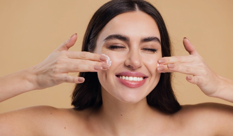 Żeń-szeń to odkrycie koreańskiej pielęgnacji. Jak działa na skórę i kiedy warto po niego sięgnąć?