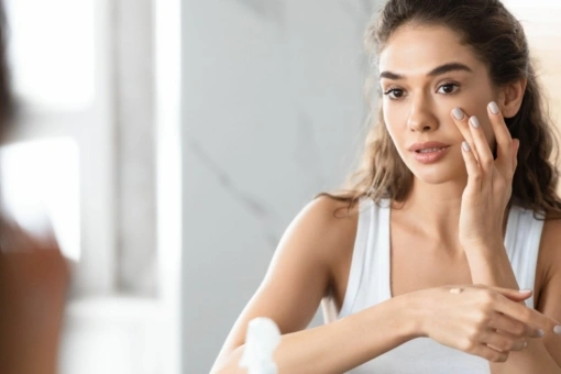 Polki pokochały ten podkład. Działa wewnątrz skóry, a nie tylko na jej powierzchni