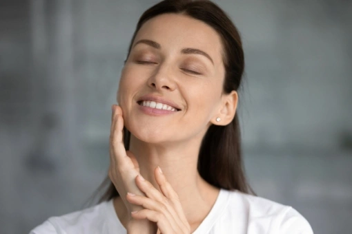 To polskie serum z egzosomami ujędrnia i napina skórę. „Efekty zauważalne już po kilku użyciach”