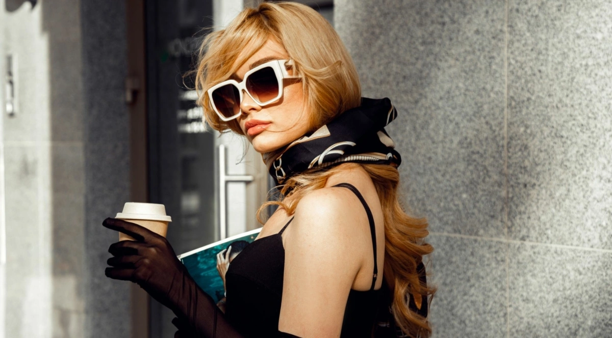 Silk scarf to najmodniejszy dodatek tej wiosny. Teraz stawiamy na te wzory…