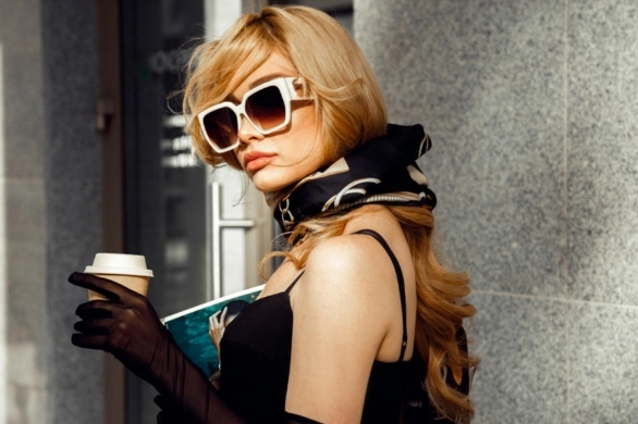 Silk scarf to najmodniejszy dodatek tej wiosny. Teraz stawiamy na te wzory…