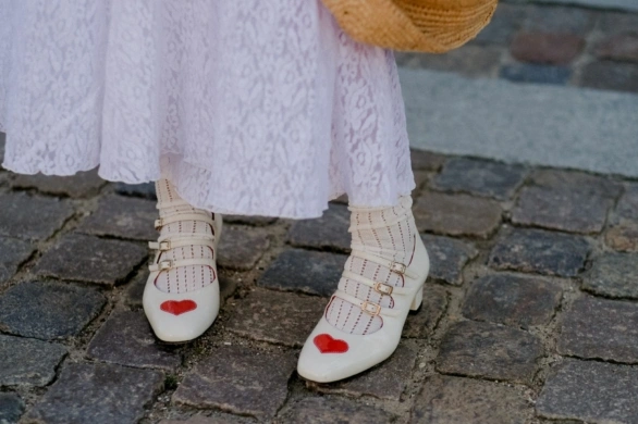 Klasyczne szpilki idą w odstawkę? Wiosną 2026 stawiamy na te czółenka