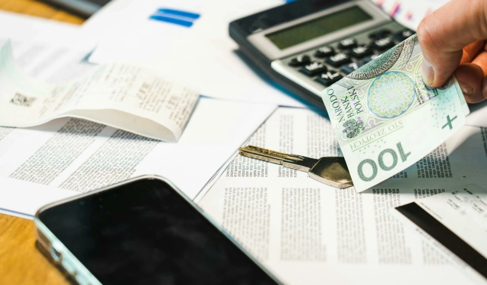 Lokata bankowa czy konto oszczędnościowe – gdzie odkładać pieniądze?
