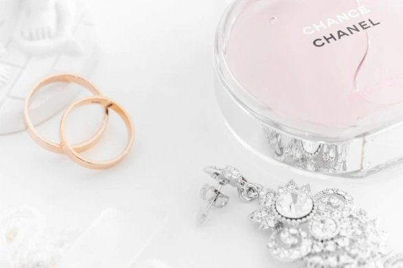 Te perfumy z nutą grejpfruta to esencja elegancji w butelce. Są świeże i nieoczywiste