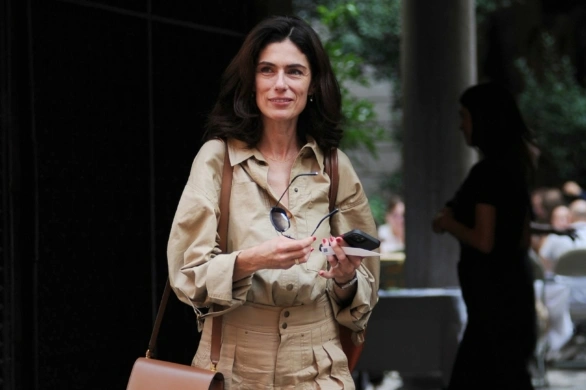 Jakie buty nosić do spodni 7/8? Te modele wybierają Francuzki. Dodają szyku