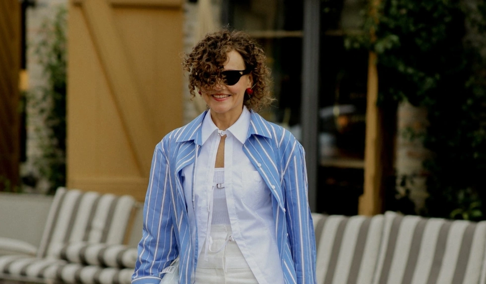 Nie slim fit, nie oversize. Koszula o kroju sculpted podbija trendy wiosną 2026. Podkreśla talię