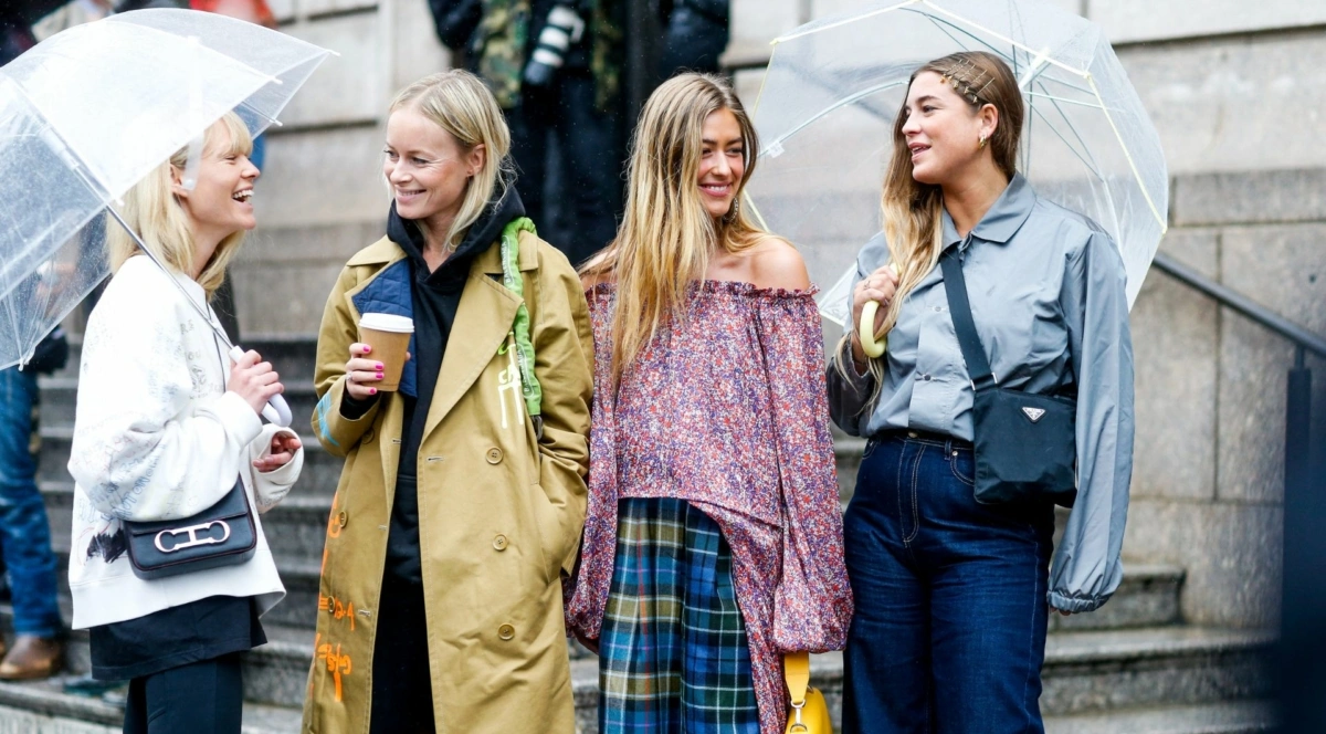 Trzy outfity na deszczową aurę gotowe do skopiowania