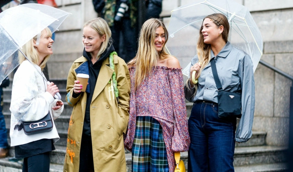 Trzy outfity na deszczową aurę gotowe do skopiowania