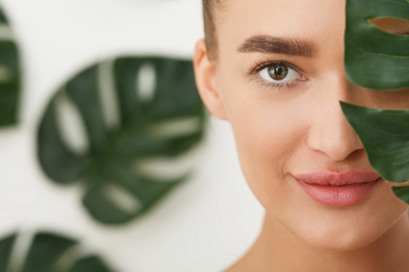 Ten krem micelarny rozpuszcza make-up i wspiera mikrobiom. „Najlepszy na pierwszy etap oczyszczania”