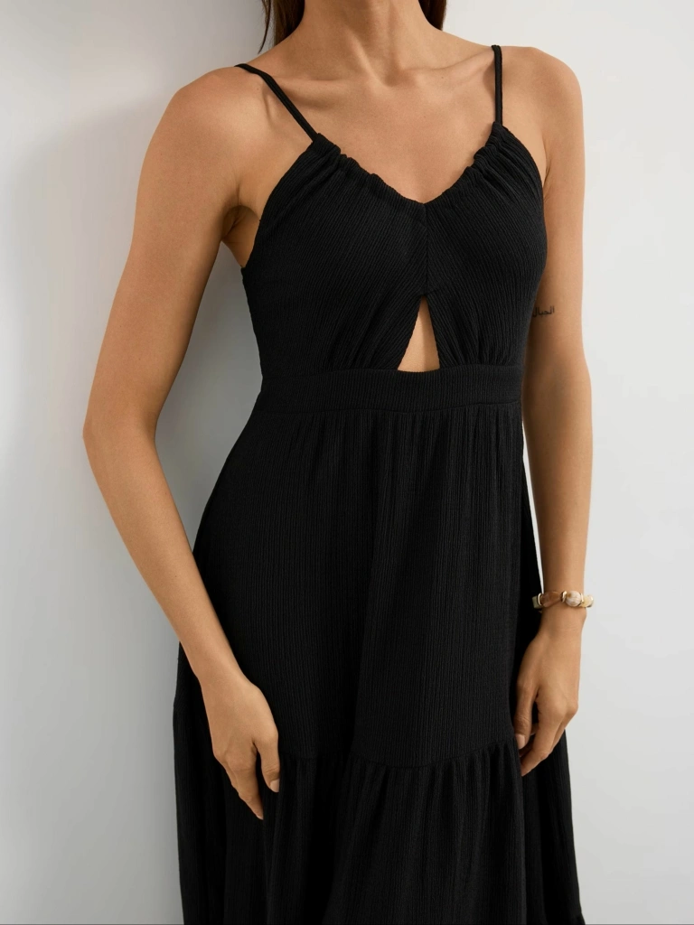Czarna sukienka maxi