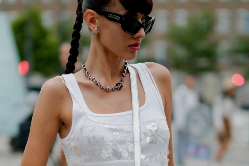 Trend alert: tank top w upały zastępuje T-shirt. Jak go nosić latem 2026?